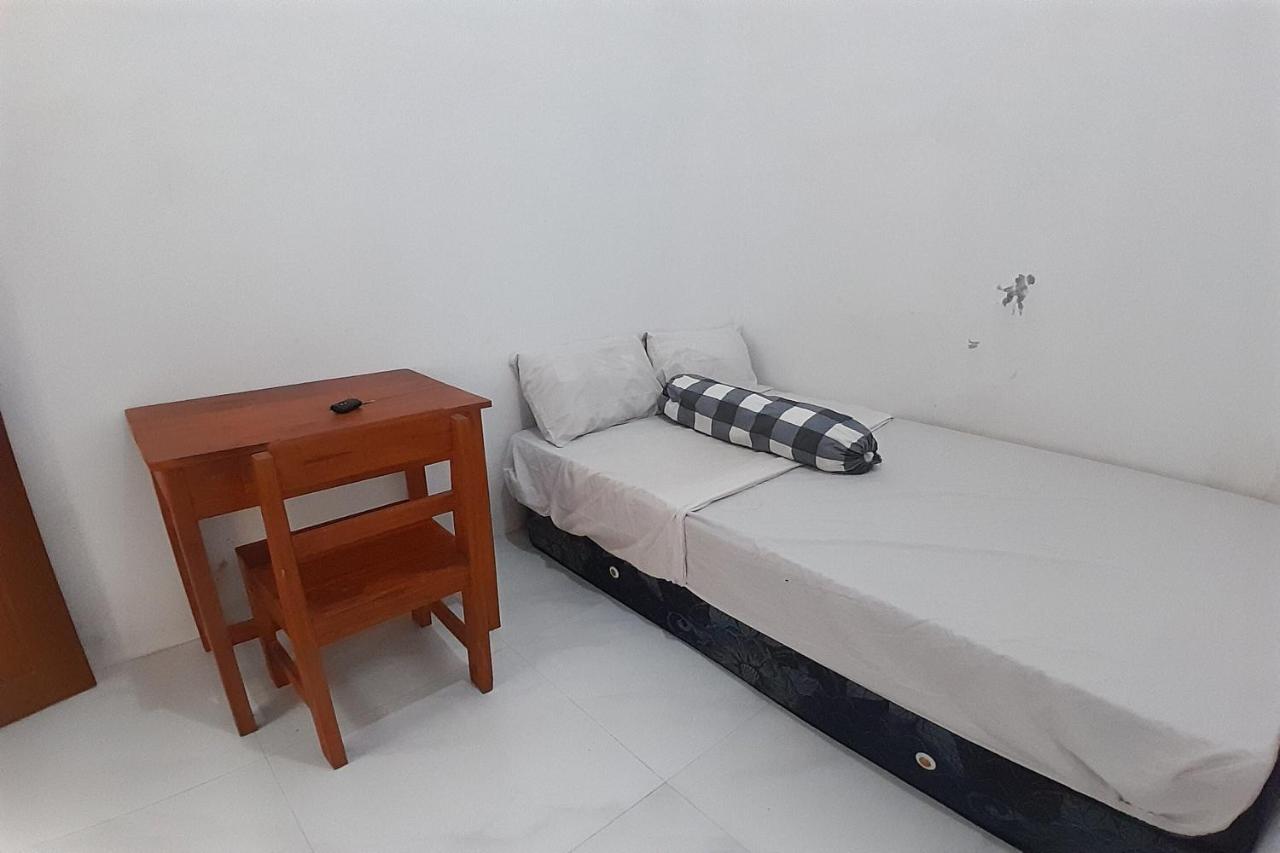 Spot On 93410 Wisma Bintang Jepara Bagian luar foto