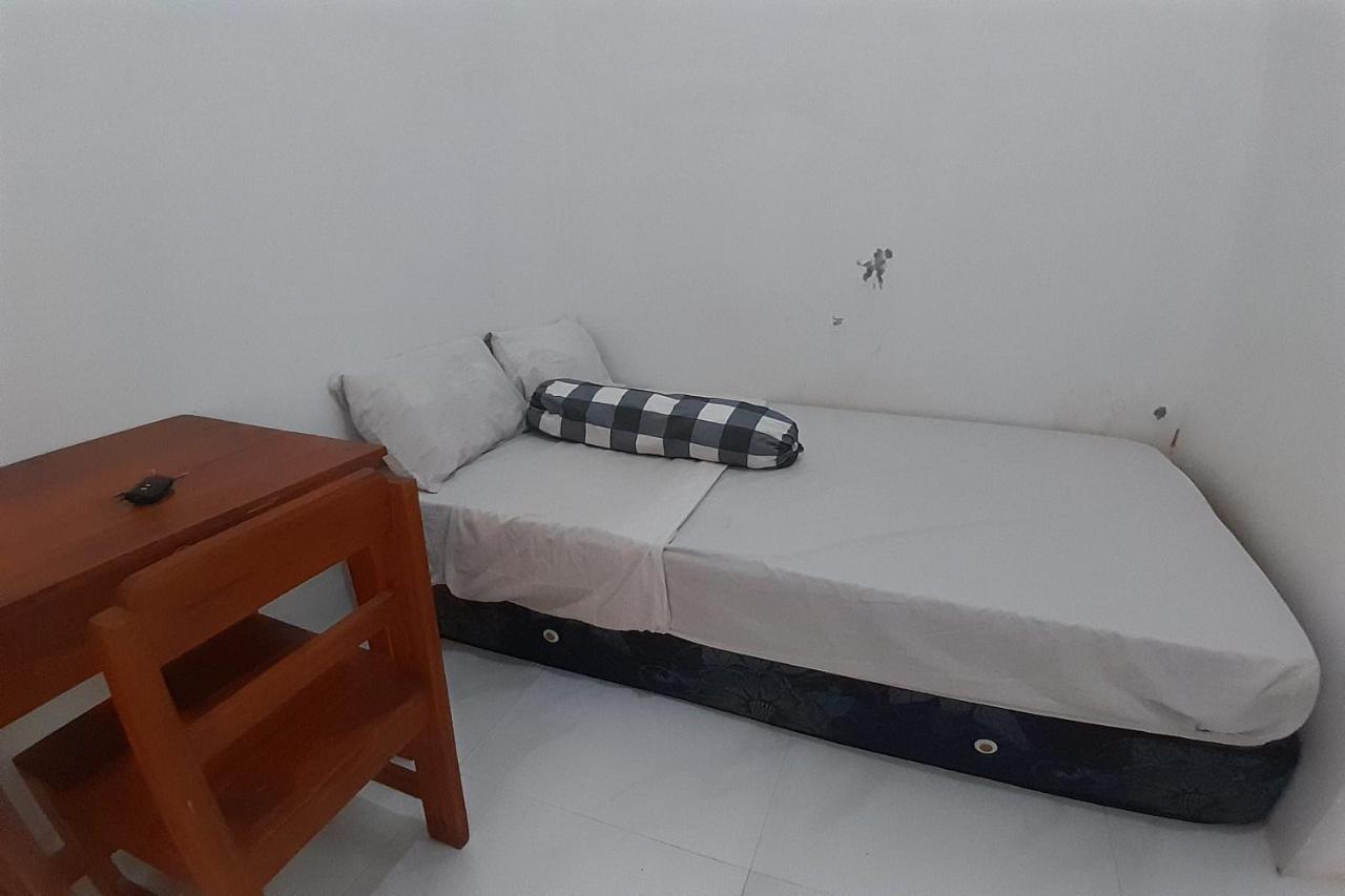 Spot On 93410 Wisma Bintang Jepara Bagian luar foto