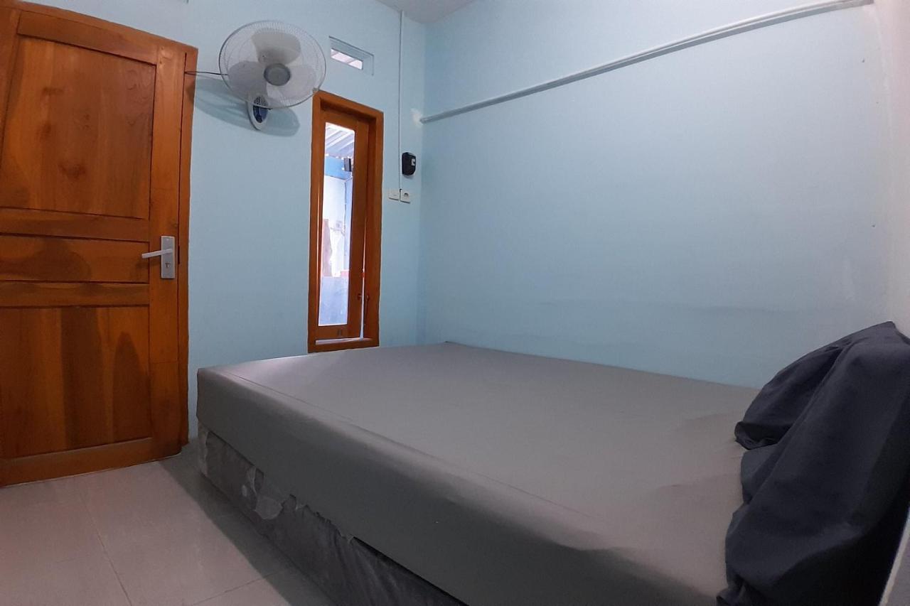 Spot On 93410 Wisma Bintang Jepara Bagian luar foto